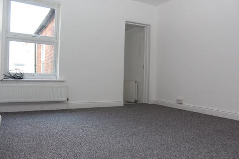 2 bedroom terraced house to rent, Lovers Lane, Newark, Notts, NG24