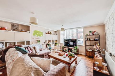 3 bedroom terraced house for sale, Bridport Road, Swindon, Wiltshire, SN3
