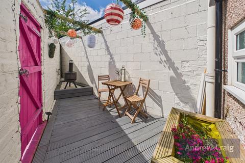 undefined, Jarrow NE32