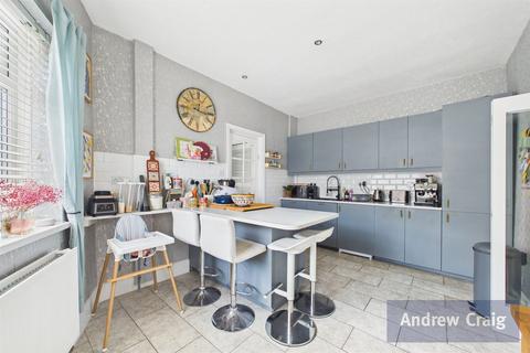 undefined, Jarrow NE32