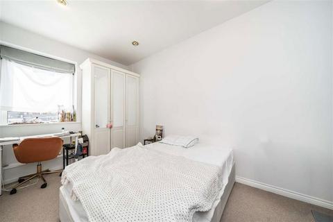 2 bedroom flat for sale, Aldersgate Street, London EC1A