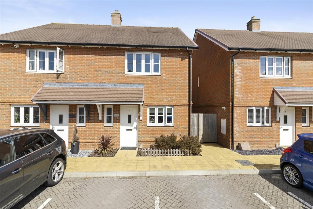 2 bedroom semi-detached house for sale