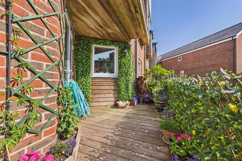2 bedroom apartment for sale, Church Road, Chichester