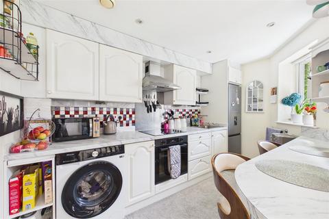 2 bedroom apartment for sale, Church Road, Chichester