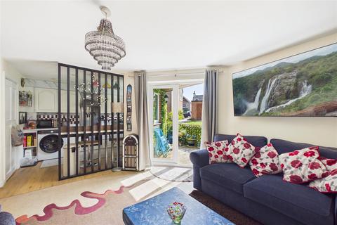 2 bedroom apartment for sale, Church Road, Chichester