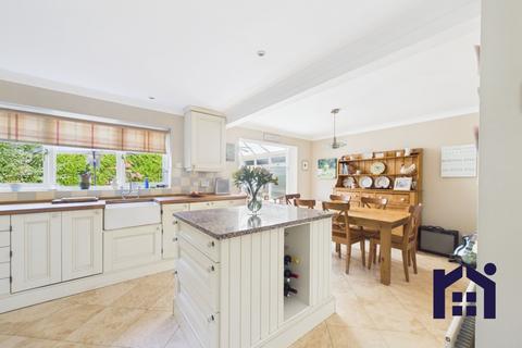 4 bedroom detached house for sale, Stokes Hall Avenue, Leyland, PR25 3FA