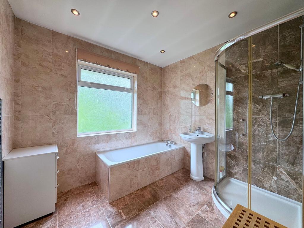 Bathroom/shower room
