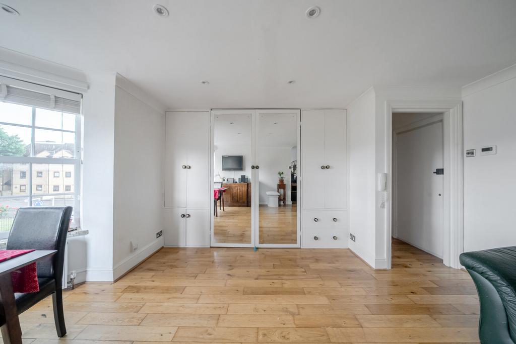 Studio Room