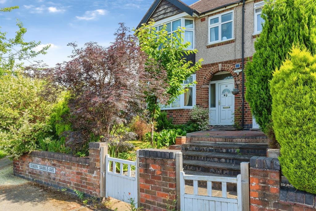 3 bedroom semi-detached house for sale