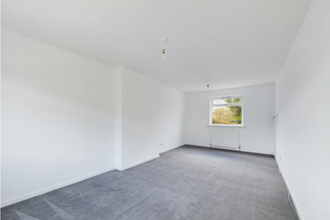 3 bedroom terraced house to rent, Livingstone Drive, Glasgow, G75