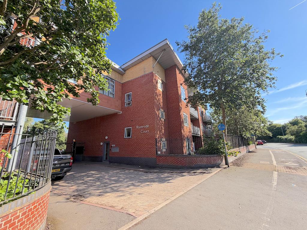 2 bedroom flat for sale