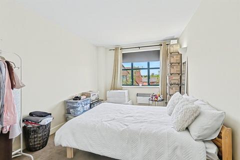 2 bedroom flat for sale, Wilks Walk, Grange Park, Northampton