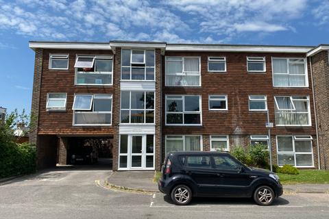 2 bedroom flat for sale, Winton Road, Petersfield, Hampshire