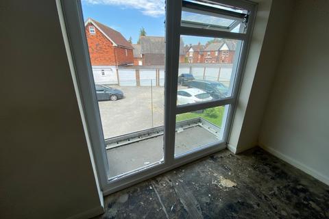 2 bedroom flat for sale, Winton Road, Petersfield, Hampshire