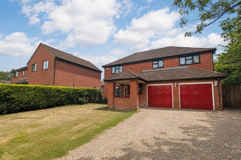 4 bedroom detached house to rent, Chanterelle, Highwoods, Colchester
