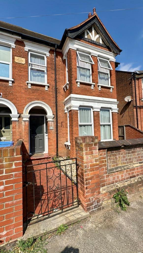 1 bedroom in a house share to rent