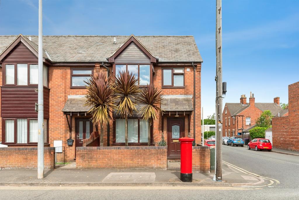 3 bedroom end of terrace house for sale