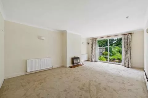 2 bedroom semi-detached bungalow to rent - View 2