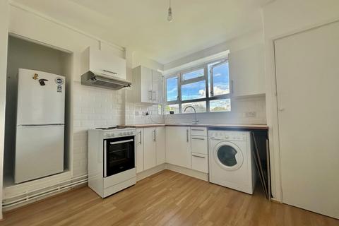 2 bedroom flat to rent, Lewis Burt House, Barking, IG11