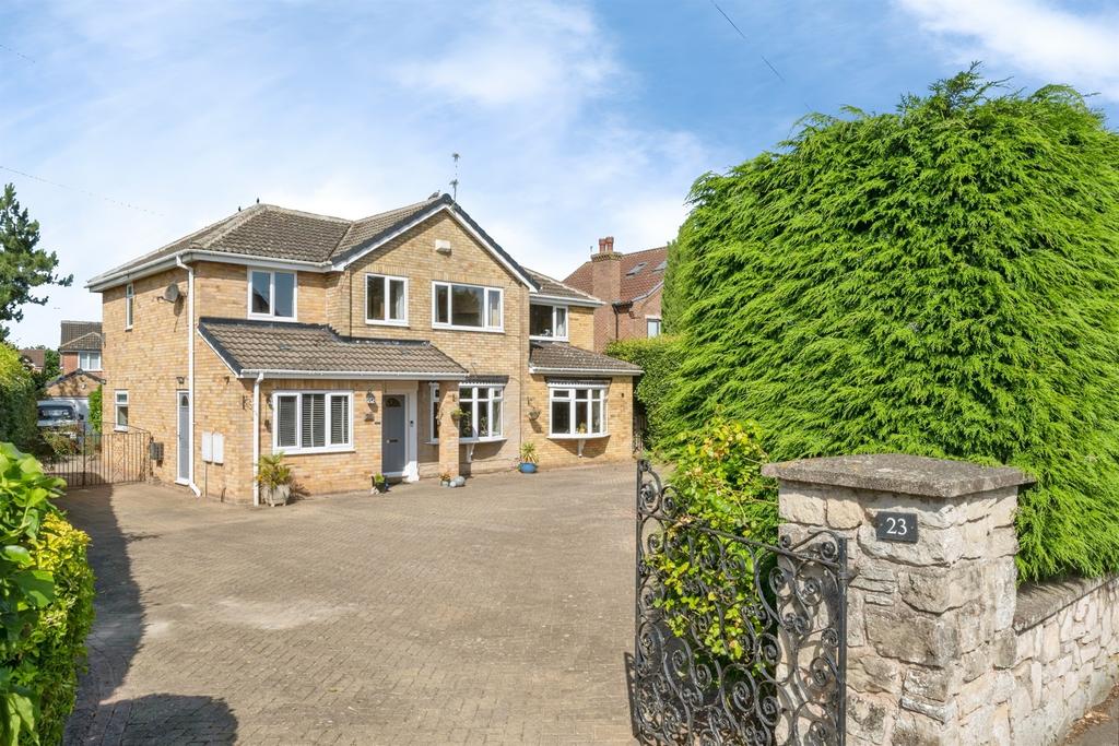 4 bedroom detached house for sale