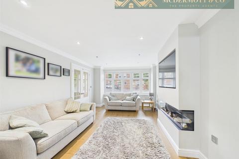4 bedroom detached house for sale, Crowswood Drive, Stalybridge