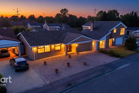 3 bedroom bungalow for sale, Sylvan Drive, Coventry