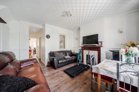 3 bedroom terraced house for sale, Alnwick Road, London