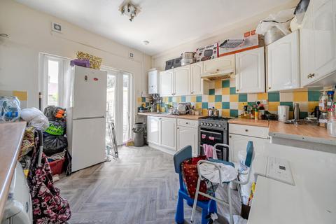 3 bedroom terraced house for sale, Alnwick Road, London