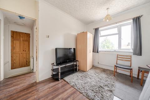 3 bedroom terraced house for sale, Alnwick Road, London