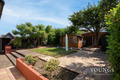 3 bedroom detached house for sale, Spencer Road, Benfleet, SS7