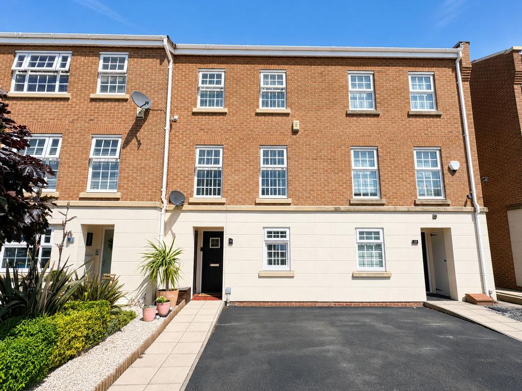5 bedroom terraced house for sale