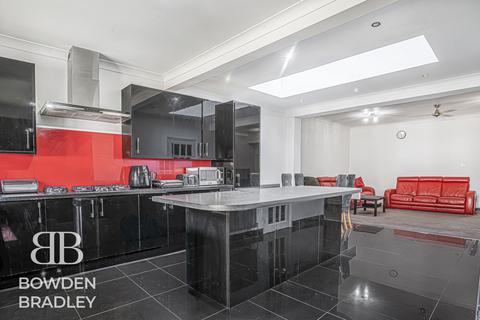 5 bedroom terraced house for sale, Gantshill Crescent, Ilford, IG2