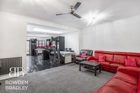 5 bedroom terraced house for sale, Gantshill Crescent, Ilford, IG2