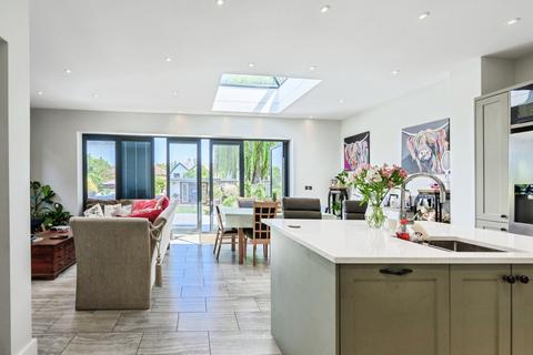 Kingscroft Road, Leatherhead, Surrey, KT22