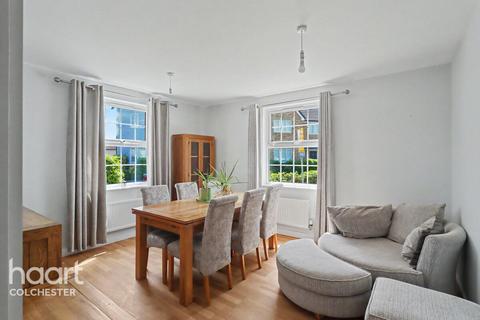 4 bedroom detached house for sale, Winterbourne, Colchester