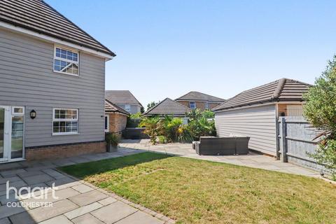 4 bedroom detached house for sale, Winterbourne, Colchester