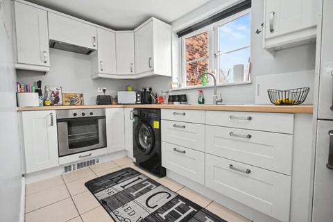 2 bedroom apartment for sale, Moorcroft Court, Ossett, West Yorkshire