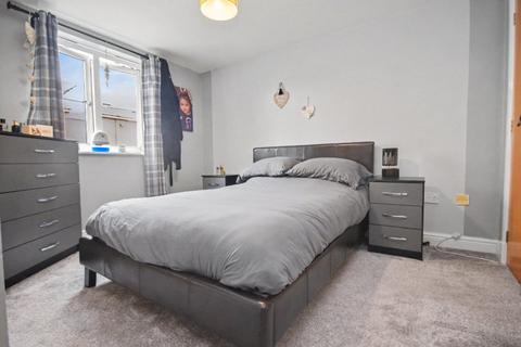 2 bedroom apartment for sale, Moorcroft Court, Ossett, West Yorkshire