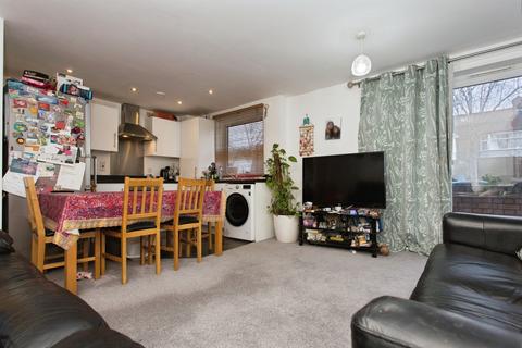 2 bedroom ground floor flat for sale, Cromwell Road, Cambridge