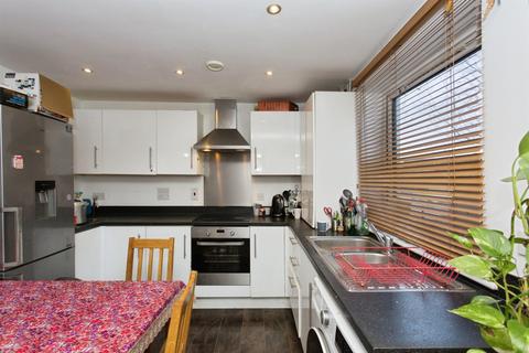 2 bedroom ground floor flat for sale, Cromwell Road, Cambridge