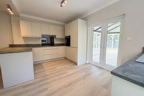 3 bedroom semi-detached house to rent – pohled 5