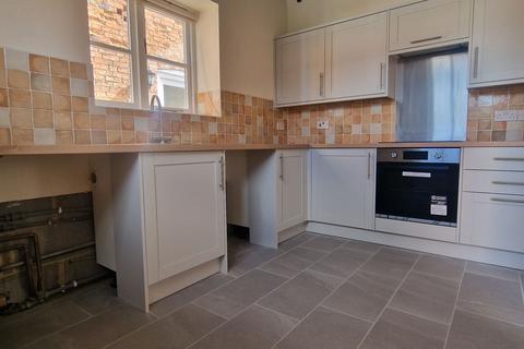 2 bedroom semi-detached bungalow to rent, Vine Farmyard, Newark NG23