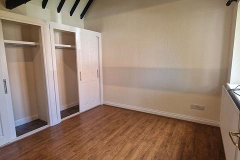 2 bedroom semi-detached bungalow to rent, Vine Farmyard, Newark NG23