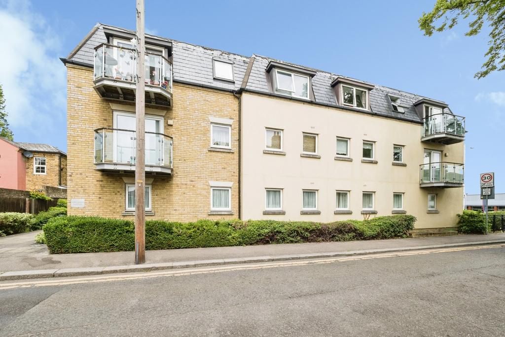 2 bedroom flat for sale