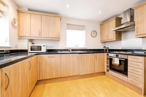2 bedroom flat for sale, Mornington Road, Woodford Green, IG8