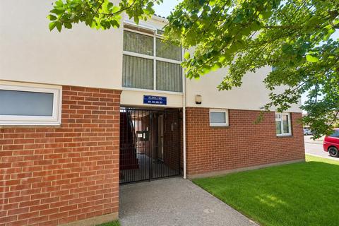 1 bedroom flat for sale, Scafell Road, Slough
