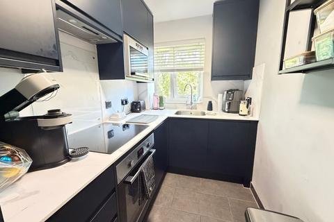 1 bedroom retirement property for sale, Berryscroft Road, Staines-upon-Thames TW18
