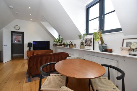 1 bedroom apartment to rent, Abbotsford Mews, New Street, Kenilworth