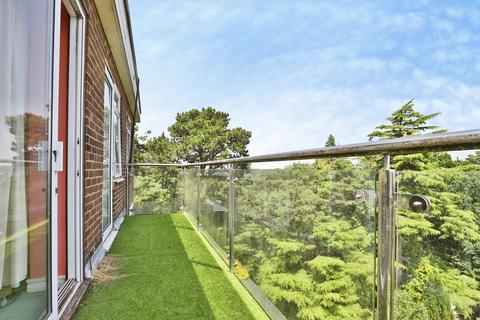 2 bedroom flat for sale, Wilderton Road, Branksome Park, Poole, Dorset, BH13