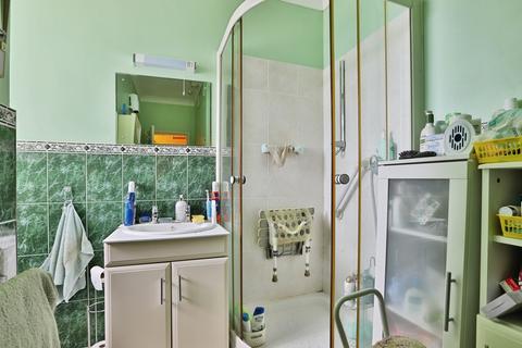 2 bedroom flat for sale, Wilderton Road, Branksome Park, Poole, Dorset, BH13